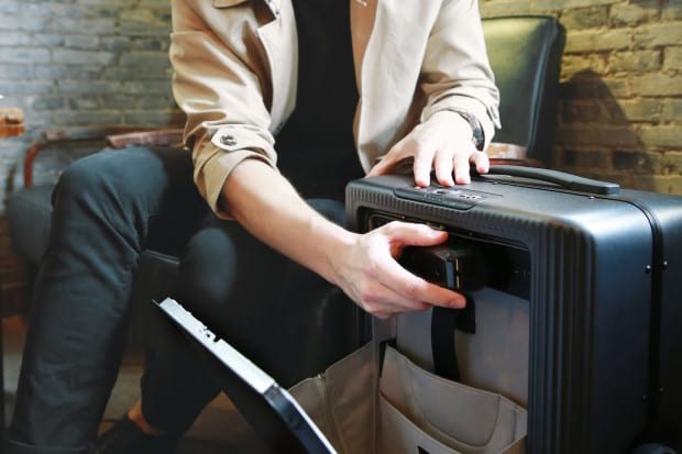Smart Suitcase follows You- Following Traveling Bag
