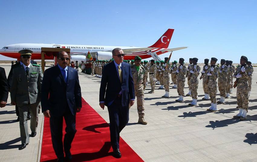 الرئيس التركي رجب طيب أردوغان مع الرئيس الموريتاني محمد ولد عبدالعزيز