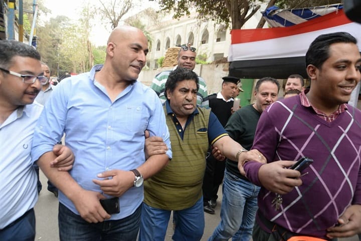 شاهد.. عدوية يغني للسيسي ويدلي بصوته فى الانتخابات المصرية