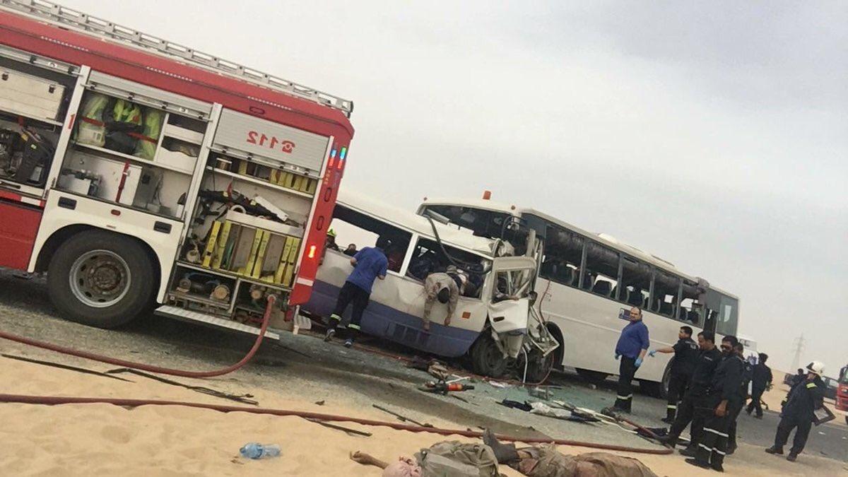 شاهد بالكويت.. 15 قتيلاً في حادث سير مروع