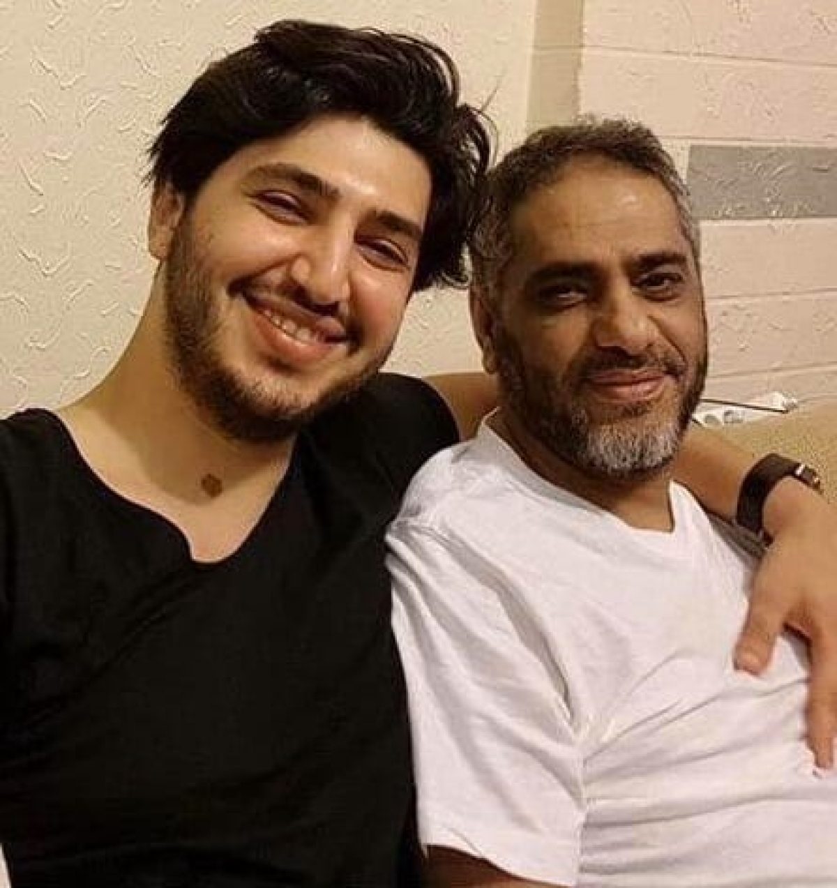 نجل فضل شاكر يكشف الحقيقة الكاملة لـ"براءة والده"!