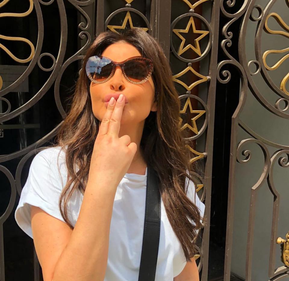 elissa kisses