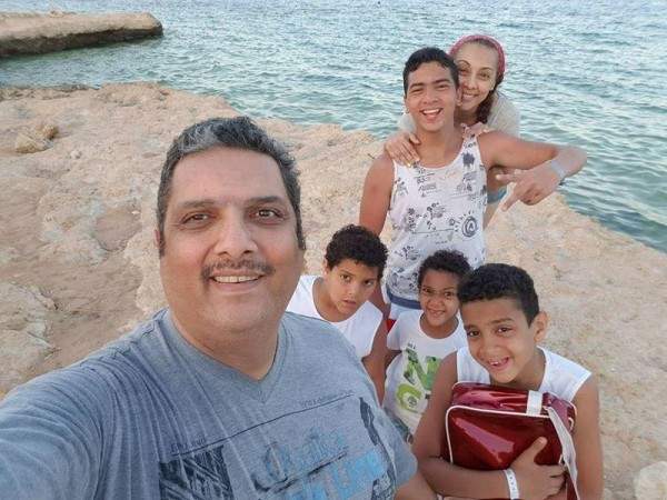 مقتل خالد التلمساني وإصابة أولاده بحادث سير مروع في مصر