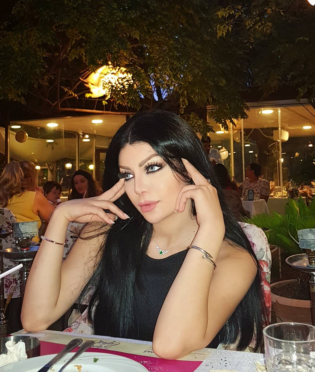 رولا منصور شبيهة هيفاء وهبي