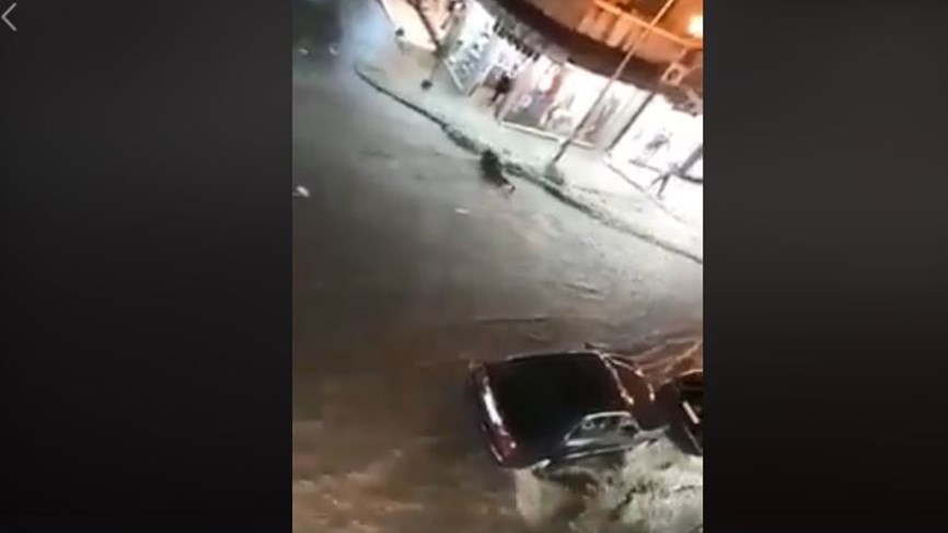 السيول تجرف إمرأة في دمشق
