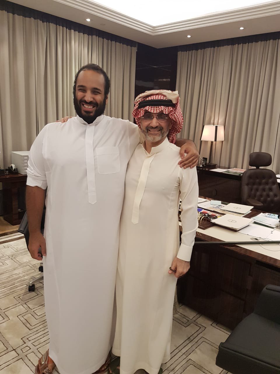 الأمير محمد بن سلمان، مع ابن عمه الأمير الوليد بن طلال