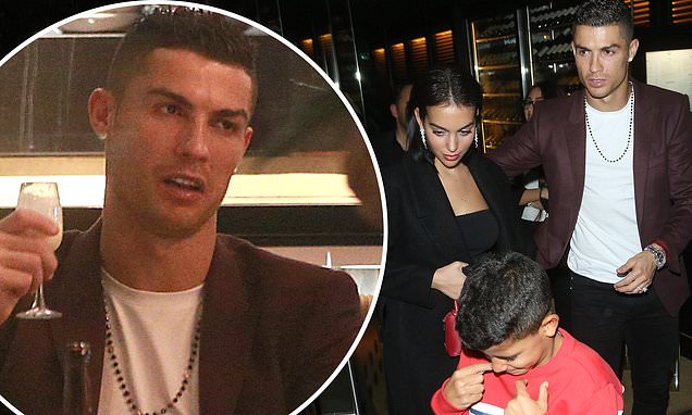 Cristiano Ronaldo with fiancée and son swanky London dinner in Zela Restaura nt