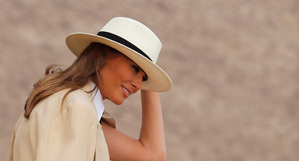 US First Lady Melania Trump visits the Giza Pyramids on October 6, 2018, during the final stop of her week-long trip through four countries in Africa