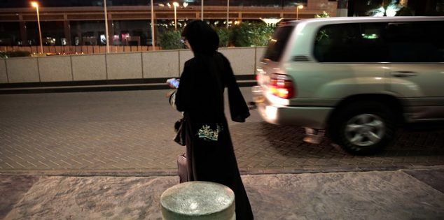 SAUDI WOMAN01