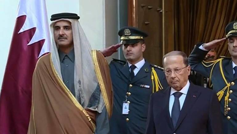 الرئيس اللبناني ميشال عون مستقلا الامير تميم