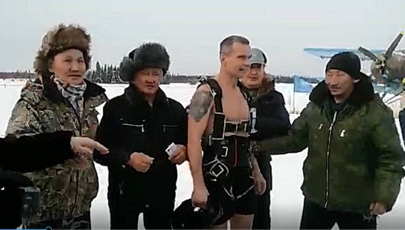 В Якутии экстремал Резанов совершил прыжок с парашютом в шортах