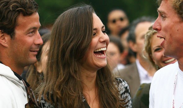 How photos showed Kate surrounded by ‘male admirers’ at party without Prince William