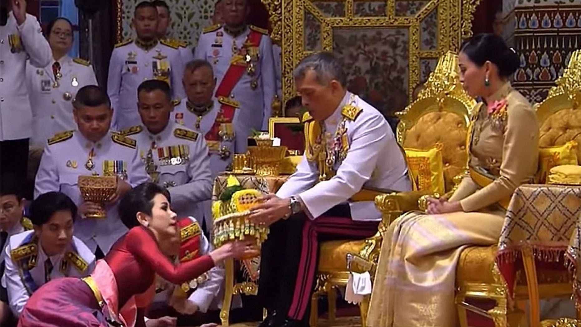 Thai king Maha Vajiralongkorn anoints his mistress as his official concubine