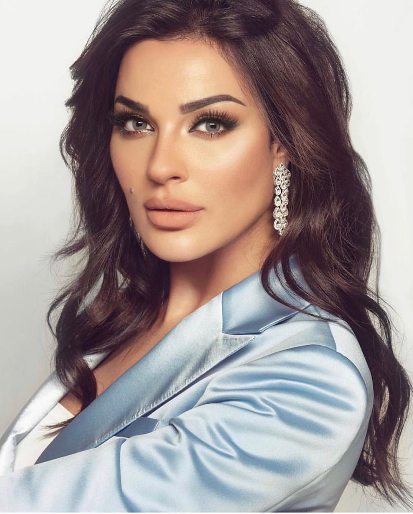 nadine njeim kk