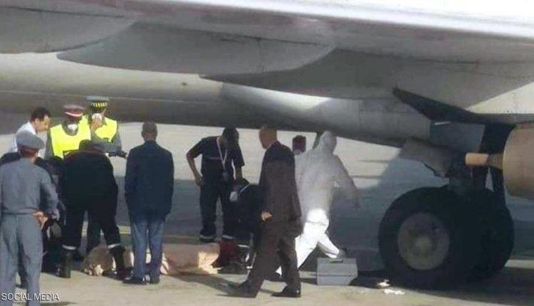 مهاجر إفريقي يختبئ في مكان غريب بطائرة مغربية.. ويصل المطار جثة هامدة