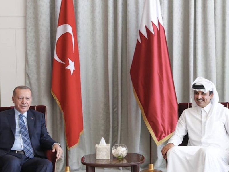 أمير قطر الشيخ تميم بن حمد والرئيس التركي رجب طيب اردوغان