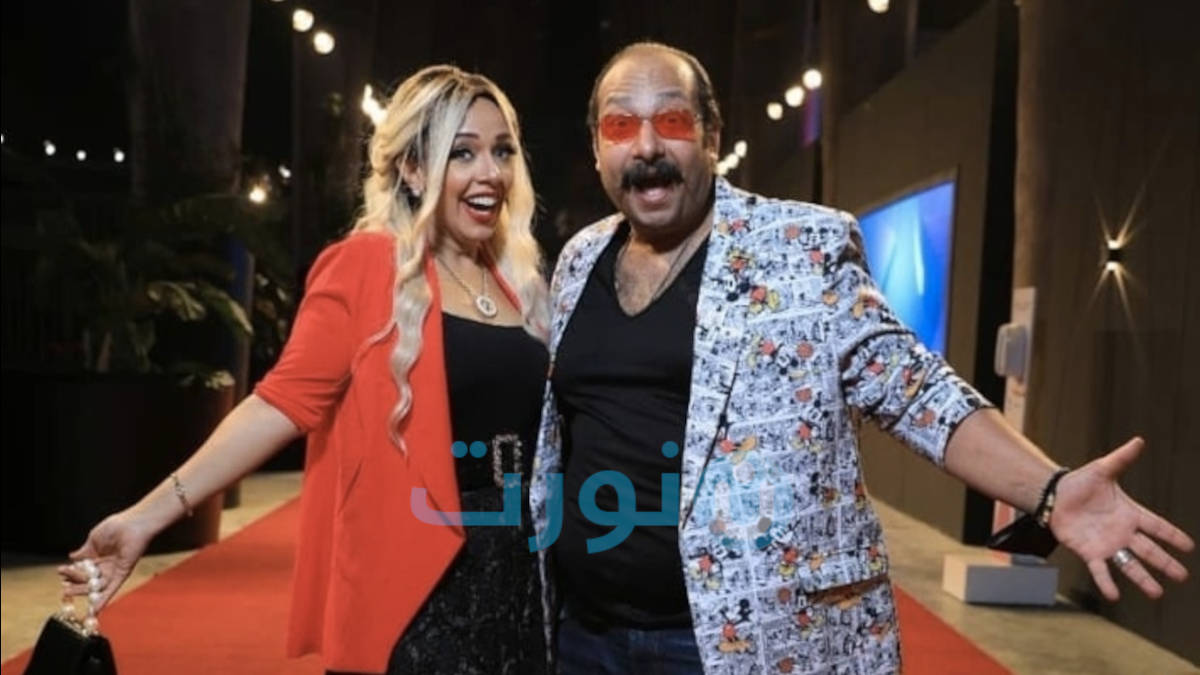 محمد ثروت وزوجته منى جمال