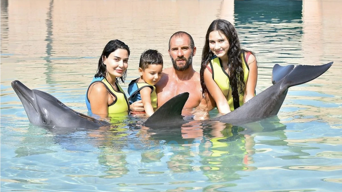 سيرين عبد النور وعائلتها في دبي