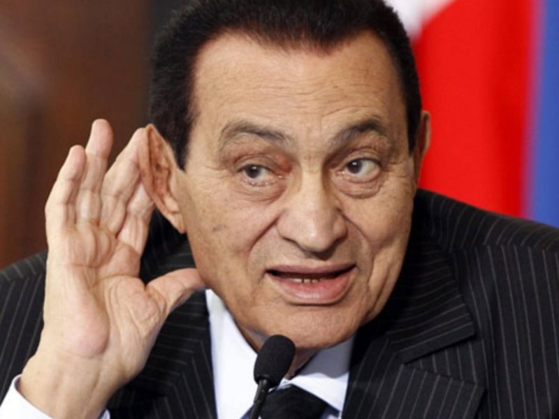 الرئيس الراحل مبارك يظهر في الهند… ما القصة؟ (فيديو)